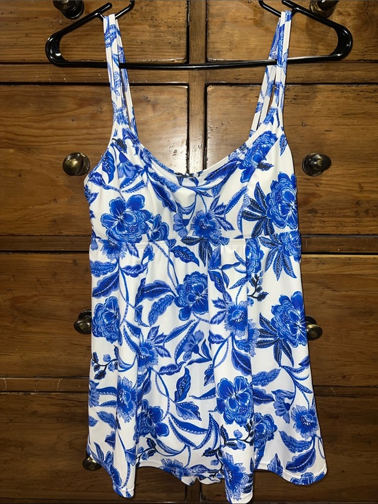 Sonnet Shores Other - Sonnet Shores Feminine Classy One-Piece Swimdress - White & Royal Blue (size 6)